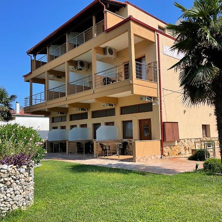 Helios Hotel Stavros  Buitenkant foto