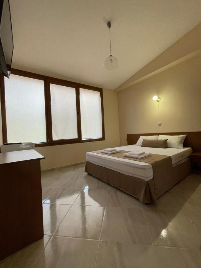 Helios Hotel Stavros  Buitenkant foto